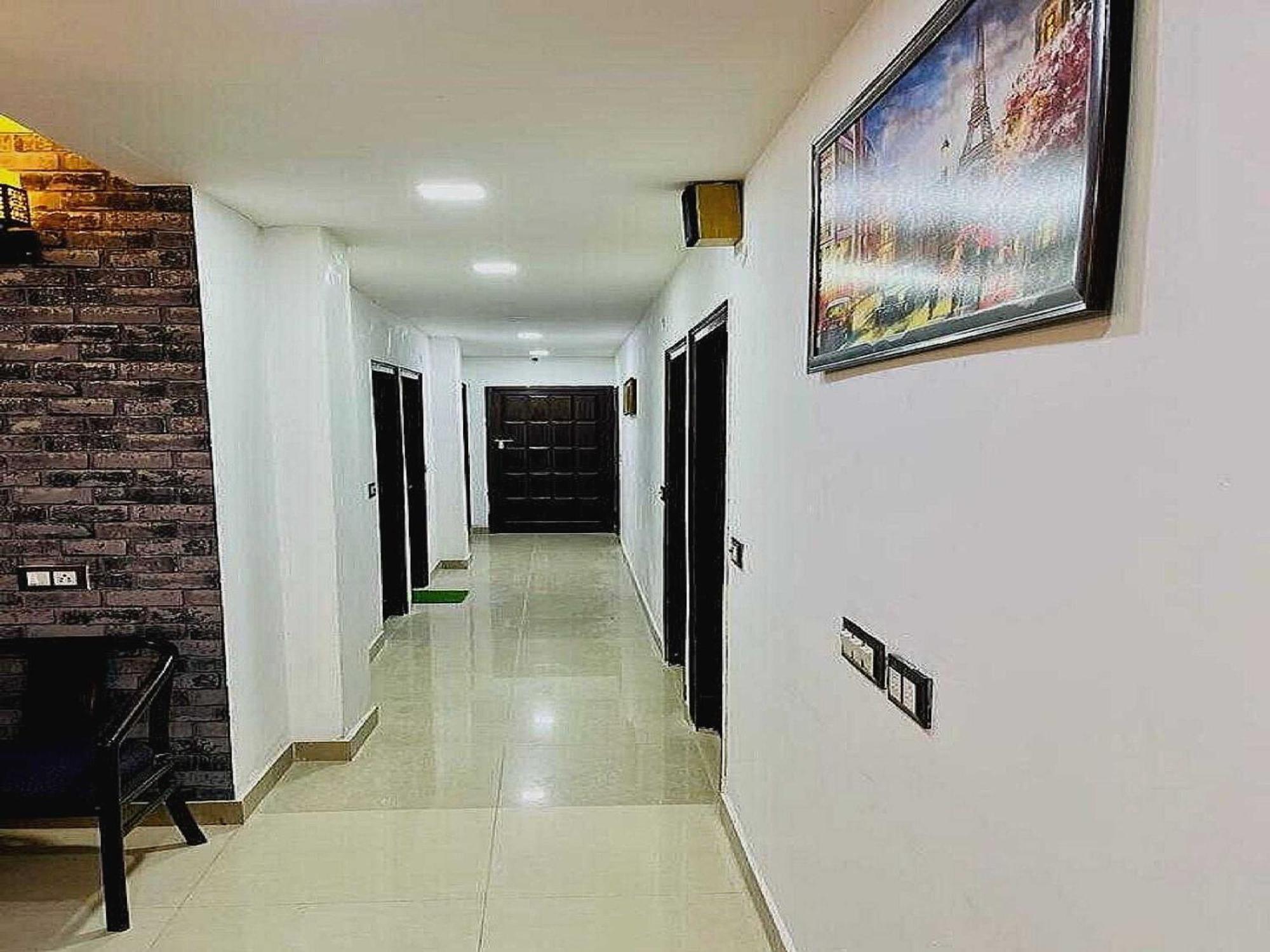 Hotel Kings Court 3*