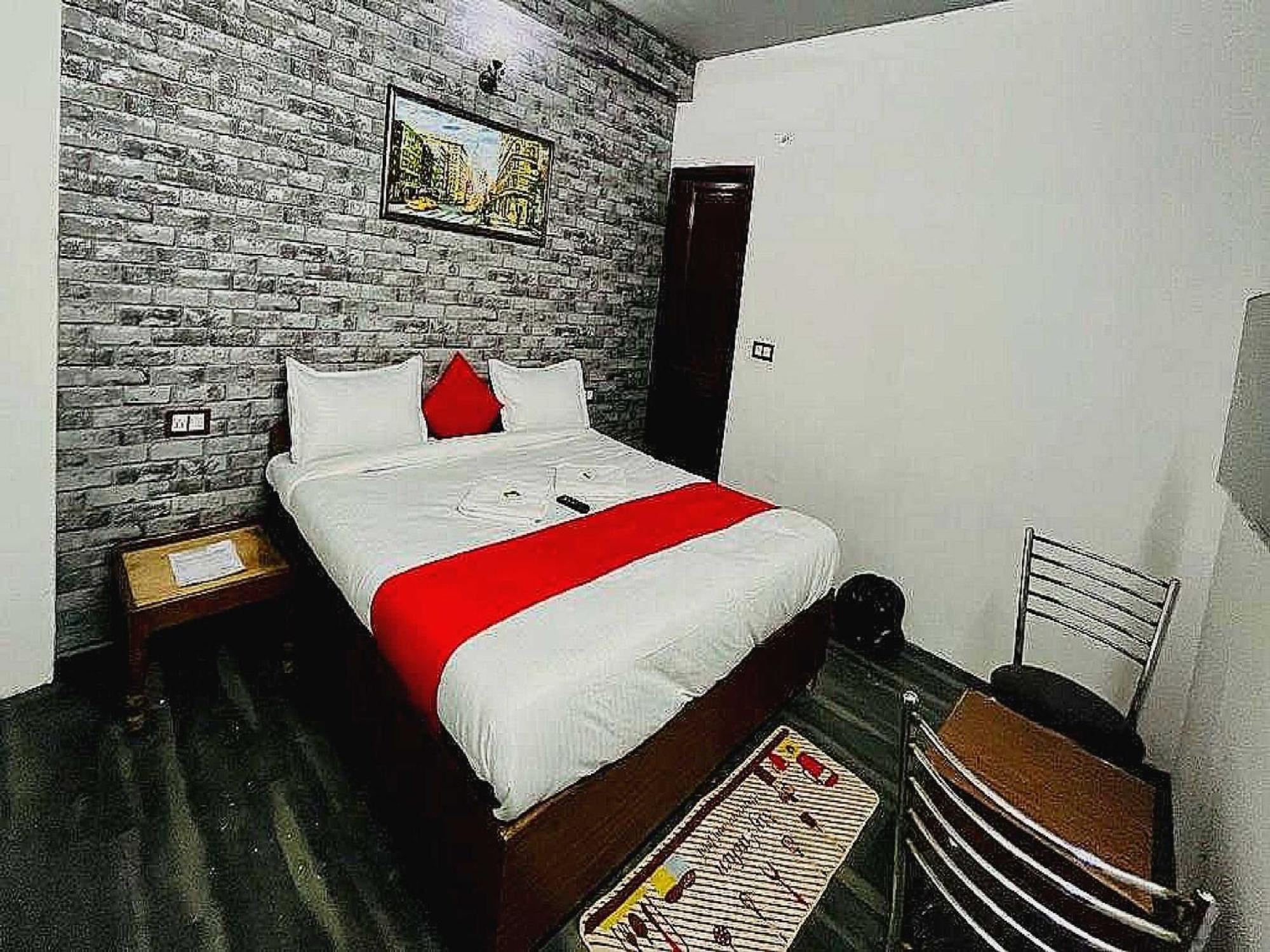 Hotel Kings Court 3*